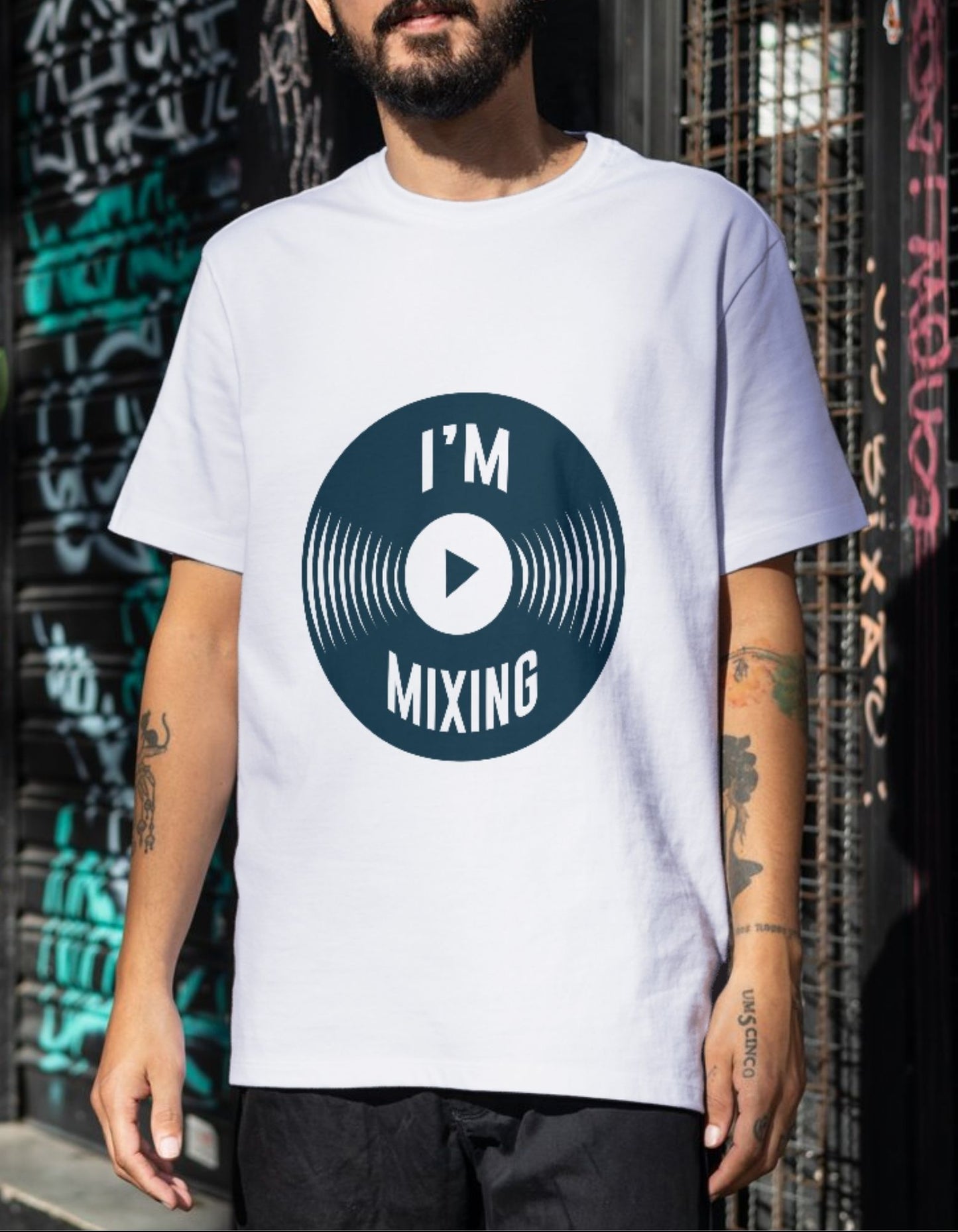 Tricouri personalizate muzica – designuri pentru iubitorii de muzica si artisti